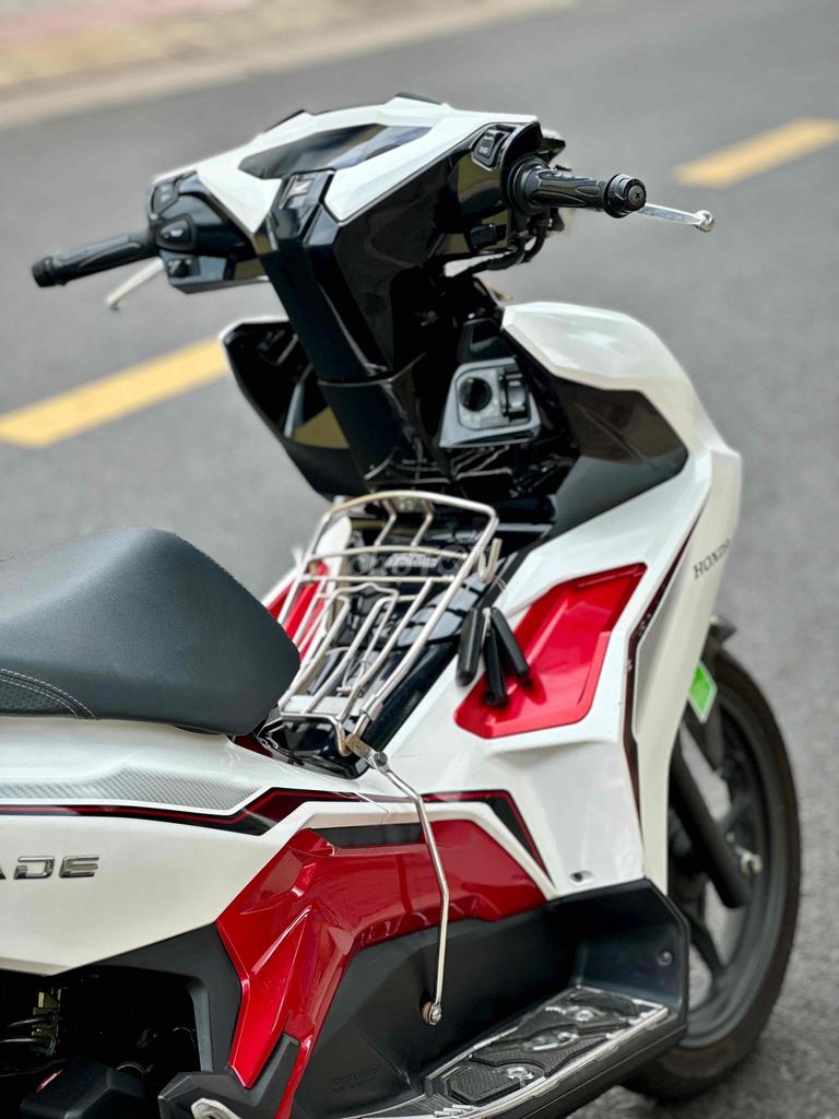 Фото 3: Air Blade 125 2021 Белый / Хозяин