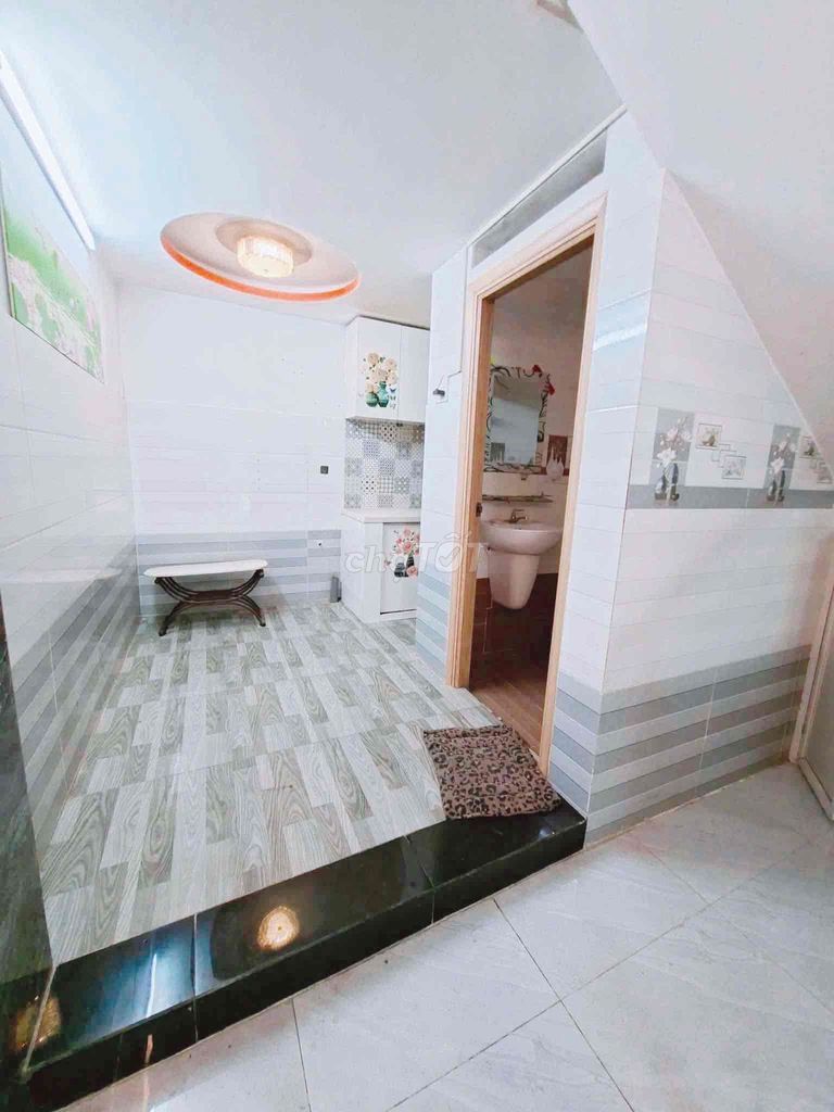 Фото 2: 🏡 Сдается дом целиком, переулок для автомобилей 🚘🚘 — передняя часть пагоды Виен Минь