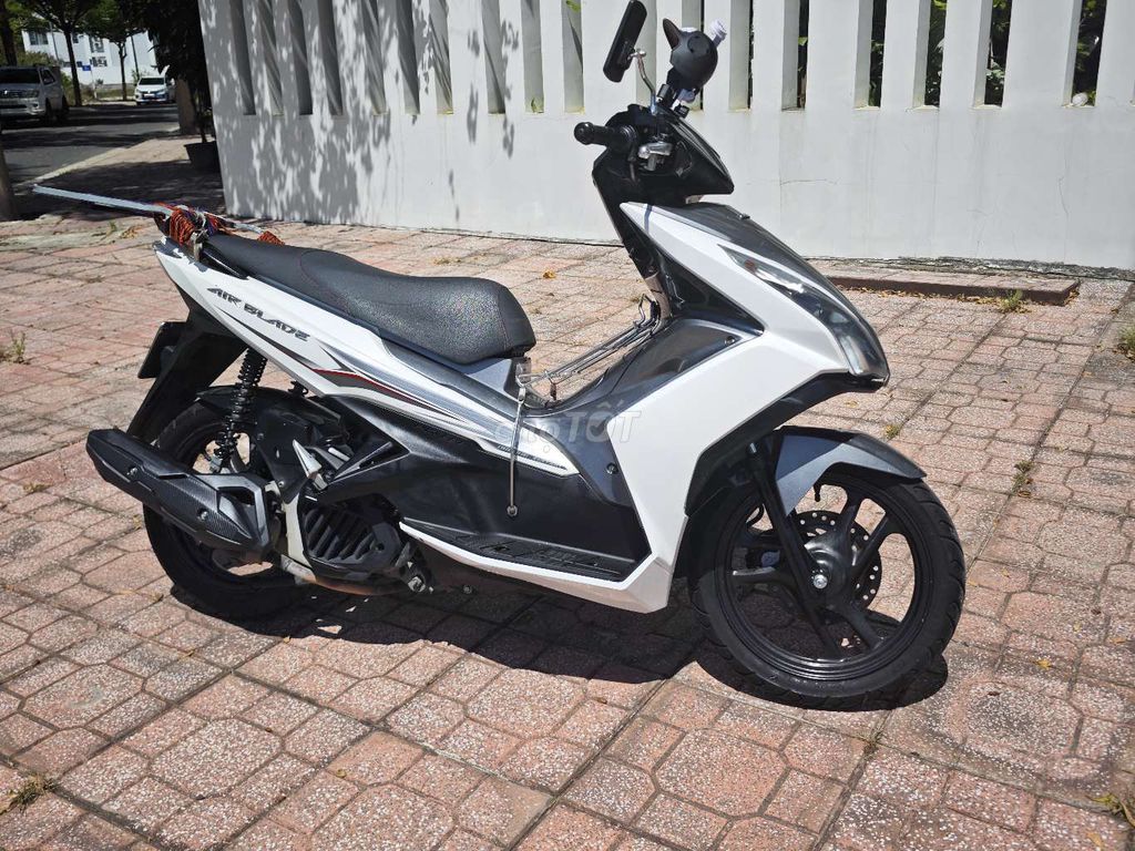 Фото 2: Honda Air Blade 2014 máy êm tặng 2 mũ