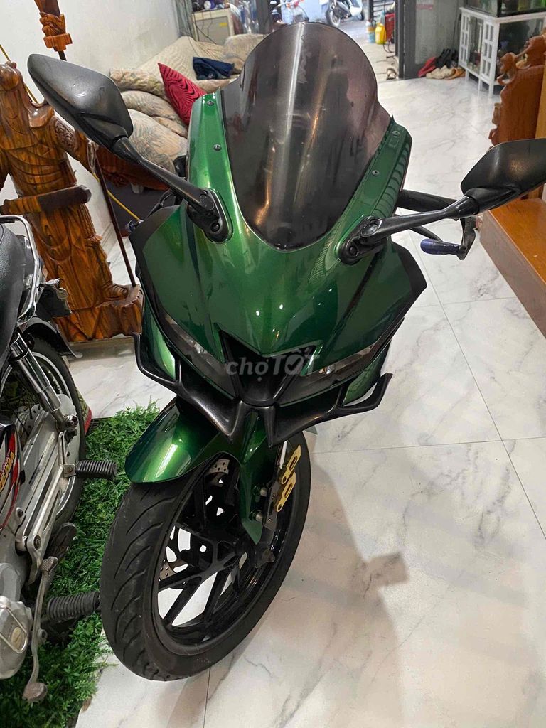 Фото 2: Yamaha R15 V3 синий 10.000 км