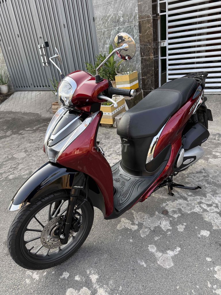 Honda SH Mode 2023 ABS Красный-черный Автомат