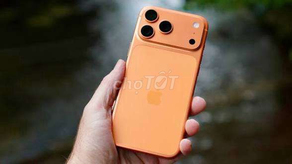 Фото 2: Apple iPhone 17 Pro Max Оранжевый, б/у, полный комплект