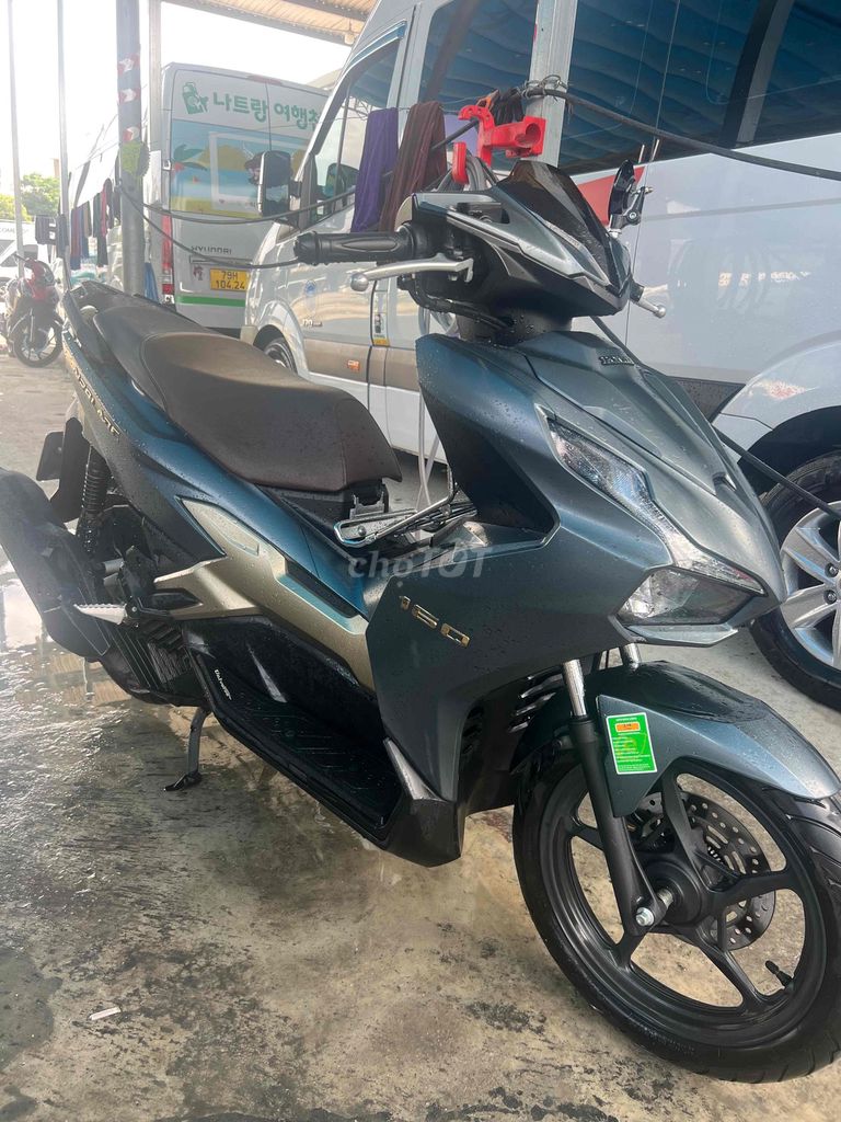 Фото 2: Honda Air Blade 160 1000 км Серый