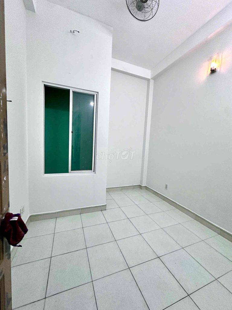 Фото 3: Дом в аренду, 4 комнаты, переулок Чыонгтинь. Площадь: 3м x 12м, 2 этажа, цена 9 млн