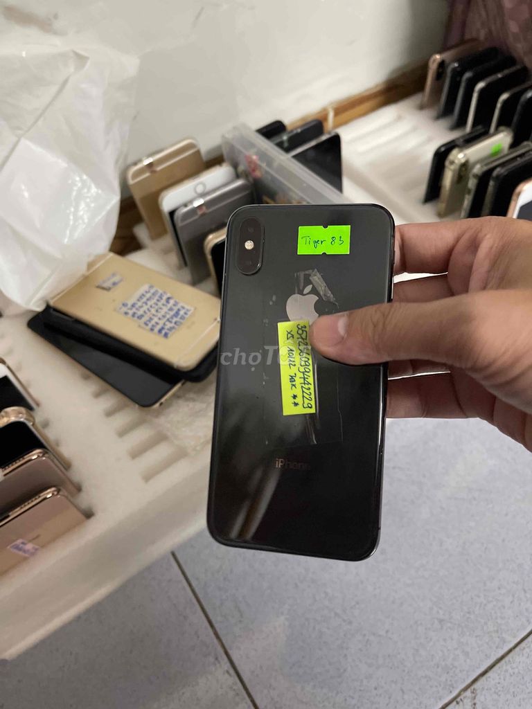 Apple iPhone XS Ден 15 штук