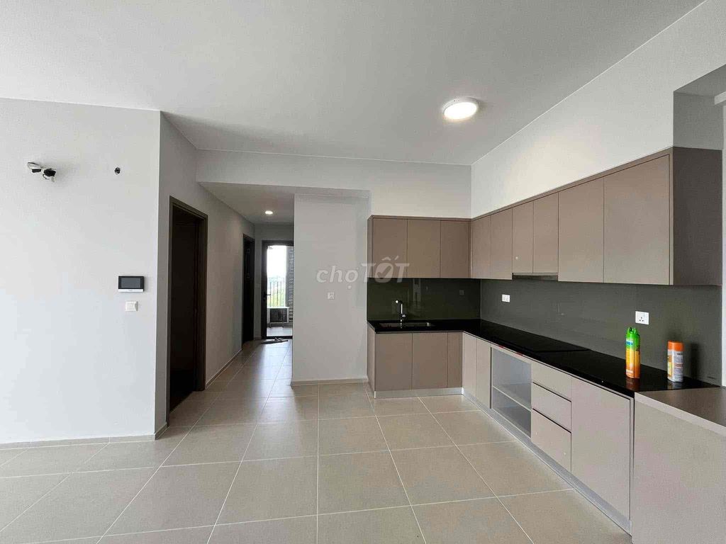 Сдаётся 3-комнатная квартира (85 м²) — цена 9,5 млн — есть кондиционер, кровать, шкаф для одежды