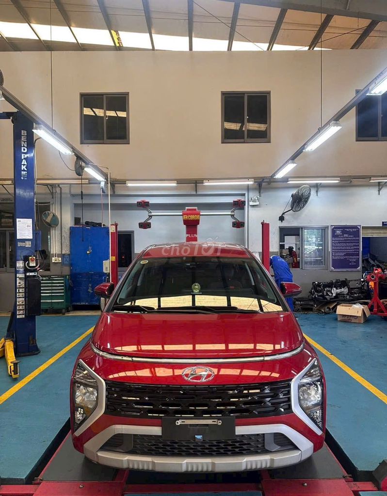 Hyundai Stargazer 2022 красный 5.000 км