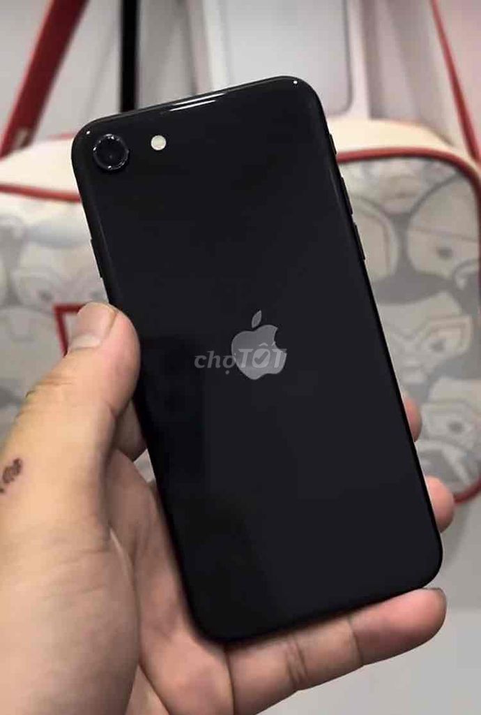 Apple iPhone SE 2020 Черный Б/У