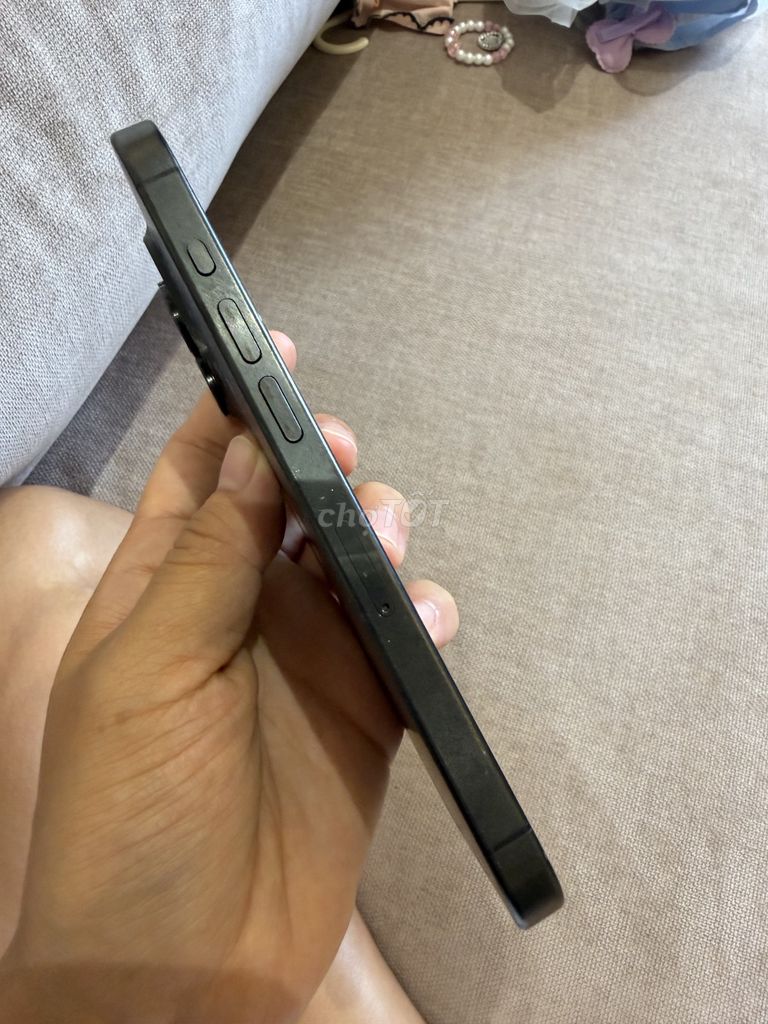 Фото 2: Apple iPhone 15 Pro 256GB Titan Đen Mặt lưng vỡ