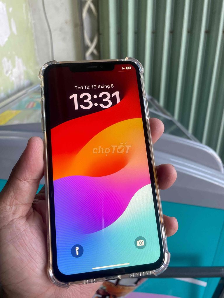 Фото 3: iPhone XS Max золотой iCloud скрыт