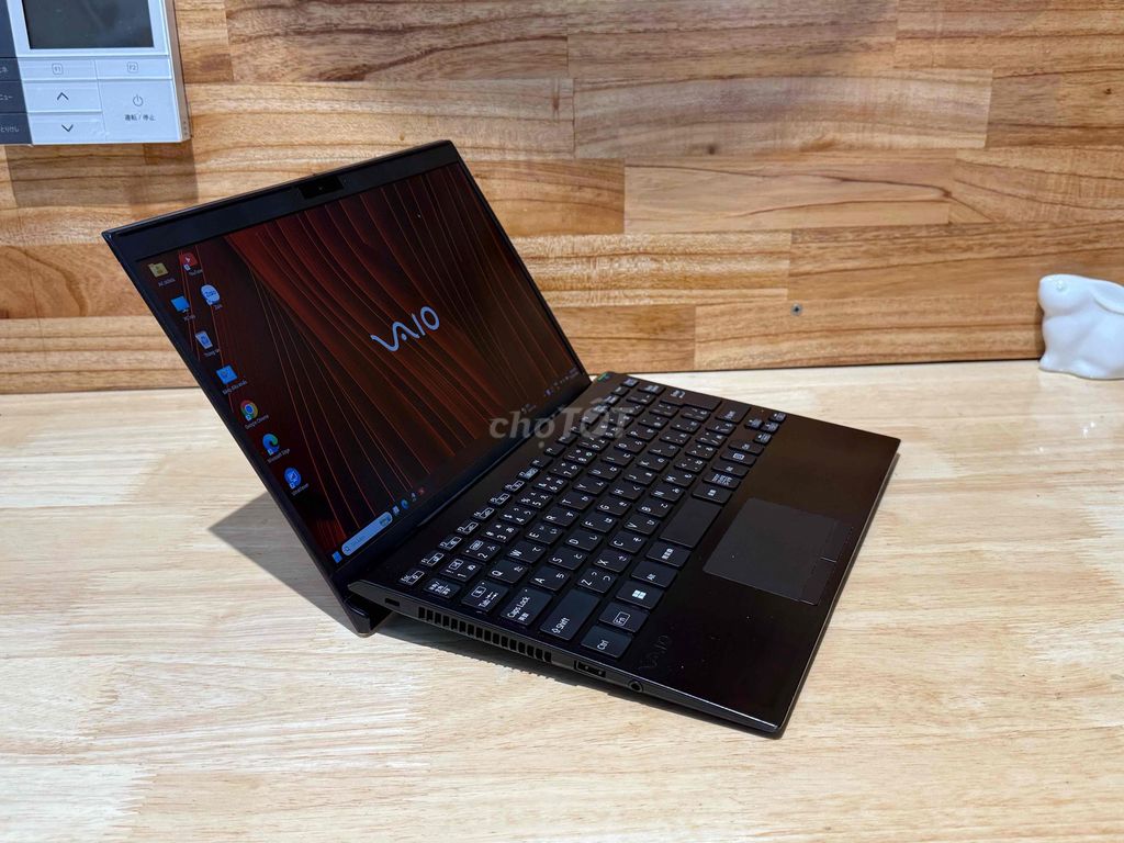Фото 3: SONY VAIO SX12 i5-1235U 12.5 inch 8GB/128GB Черный