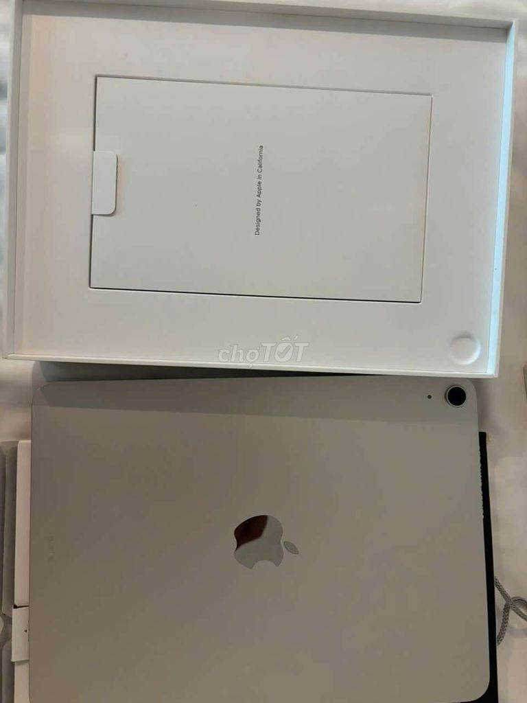 Фото 3: Apple iPad Air 8 M1 серебристый Liquid Retina
