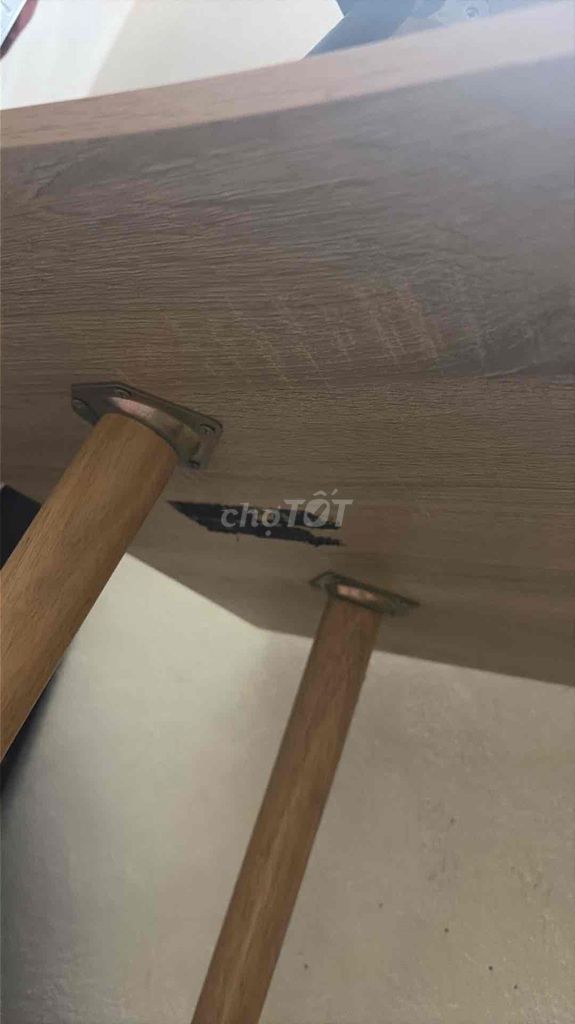Фото 2: Письменный стол из светлого дерева 1м2x60x70