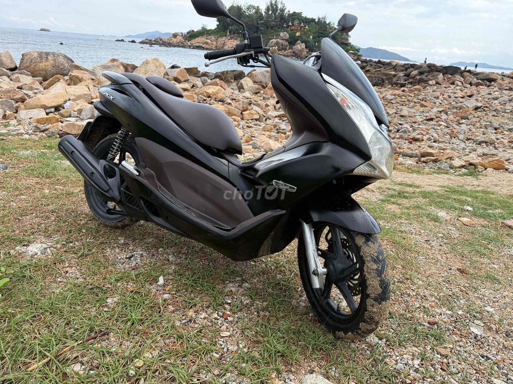Фото 2: Honda PCX 125 2012 черно-коричневый, 19 745 км