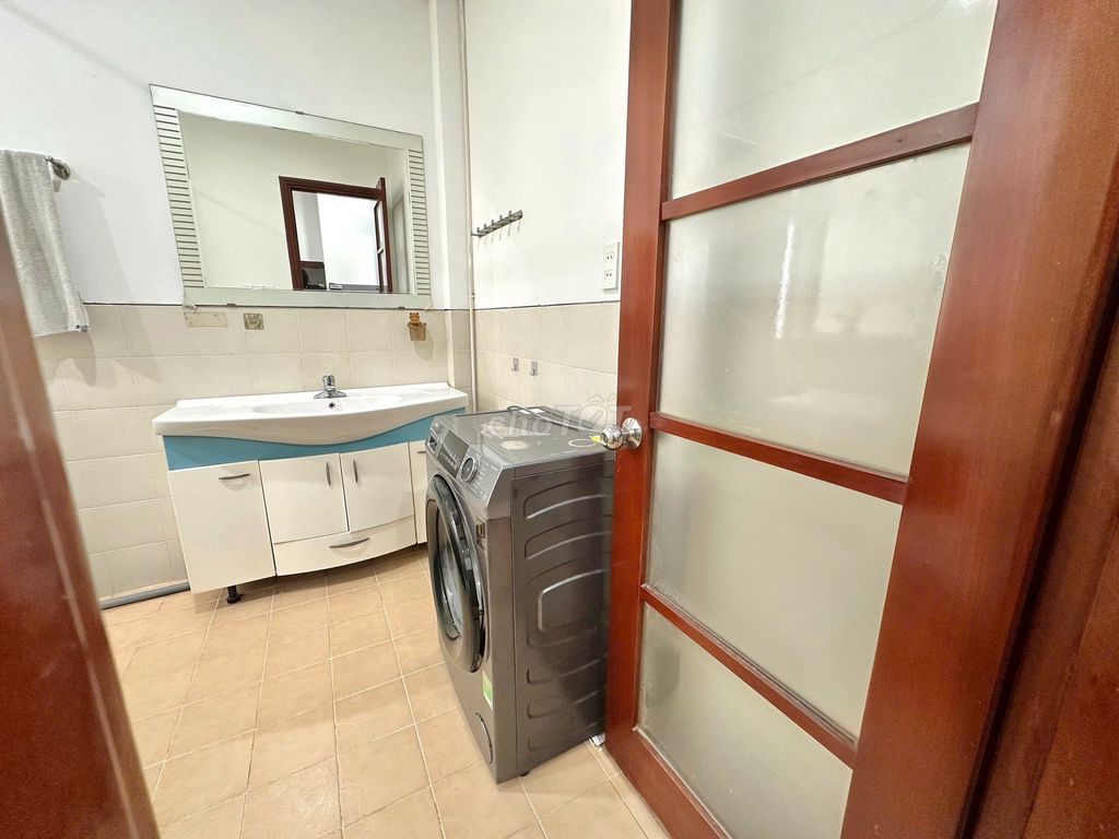 Фото 3: 🌸 1-комнатная квартира Кхуэ Ми Донг 3 - 50 м² - просторный балкон - полная меблировка