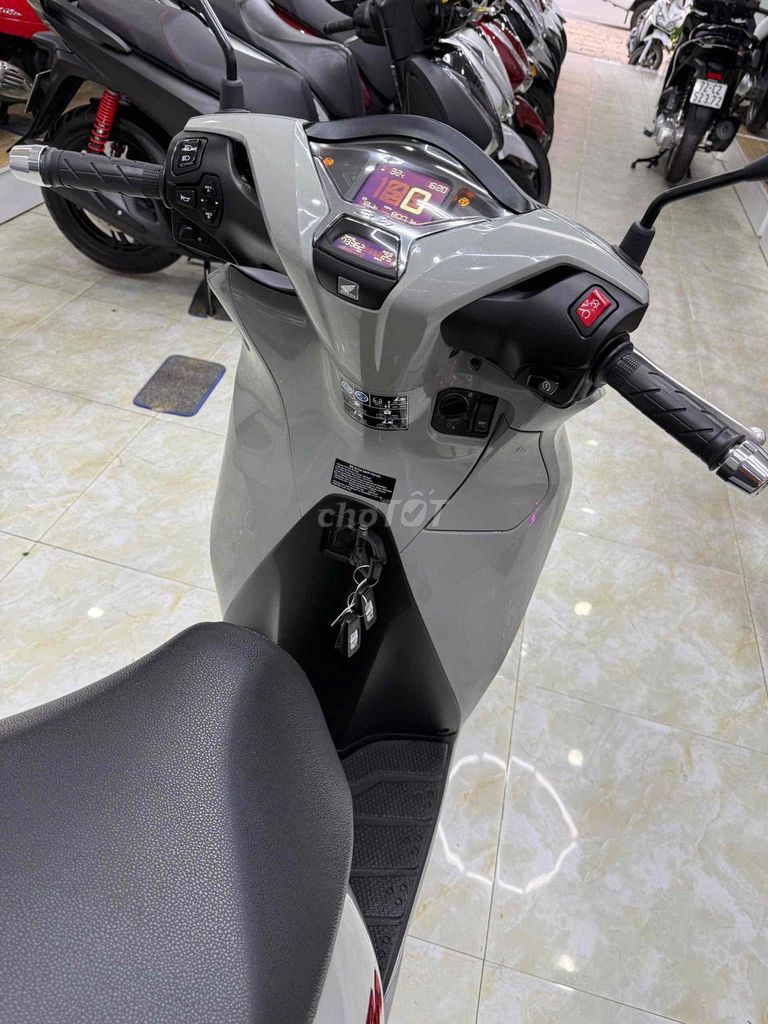 Фото 3: Honda SH 350i 2022 Xám Thái Lan 8000 km