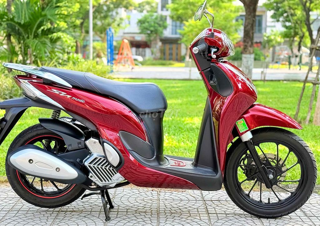 Honda SH Mode 2023 красный