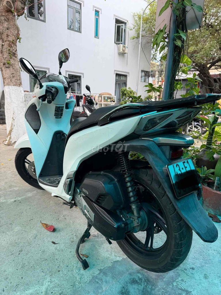 Фото 2: Honda SH150 2017 белый 72000км
