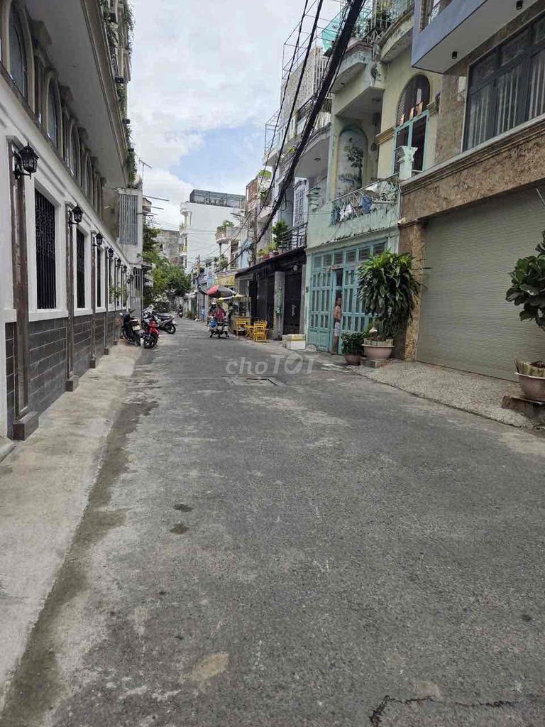 Фото 2: Сдается дом H6M Thoại Ngọc Hầu - 4x16 - первый этаж + полуэтаж_2 санузла