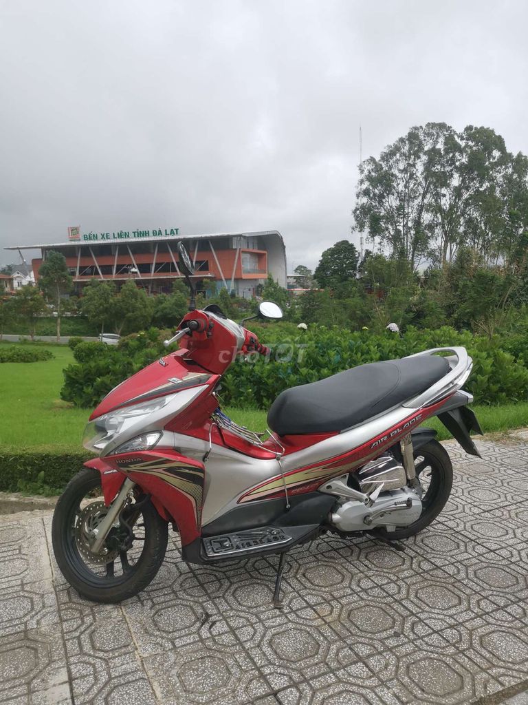 Honda Air Blade Красный Серебристый