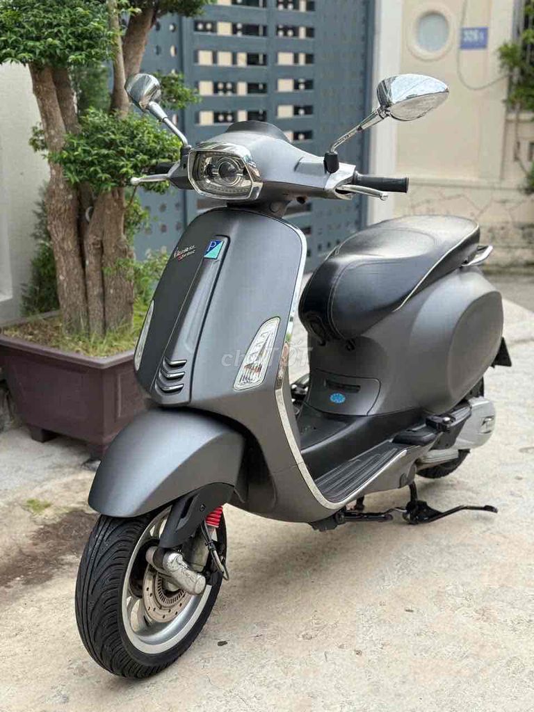 Фото 2: Piaggio Vespa Sprint Iget ABS Серый
