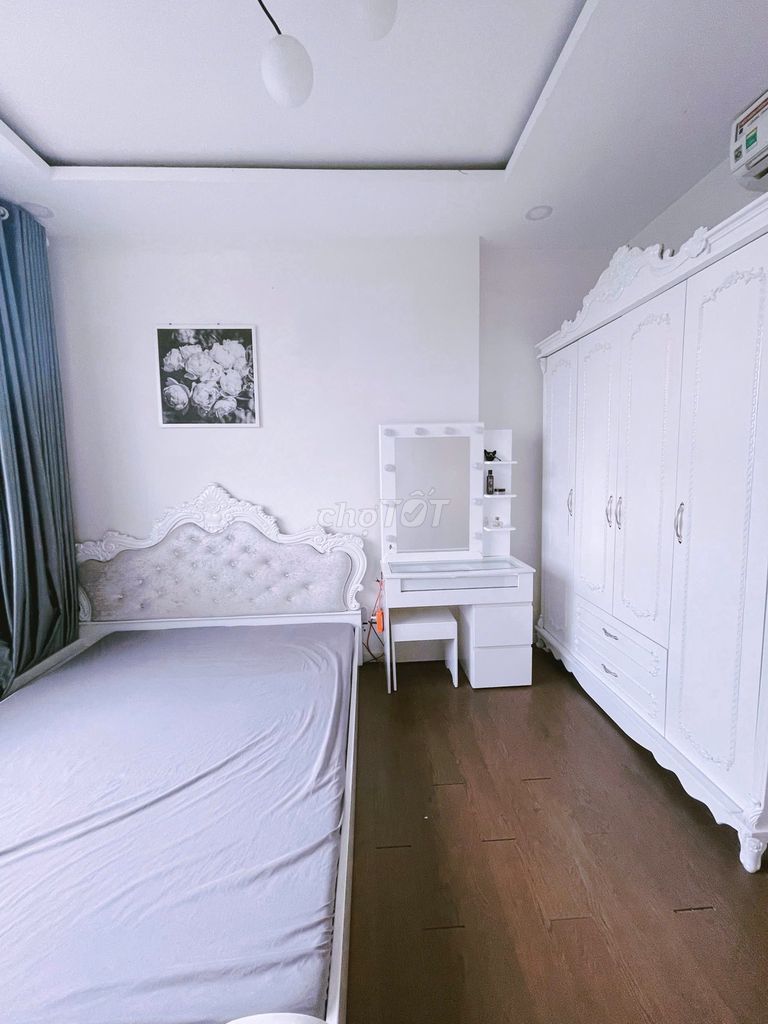 Аренда The Park Residence 3 спальни 2 санузла 12 млн 106 м² с полной мебелью, контакт: Куинь Куинь