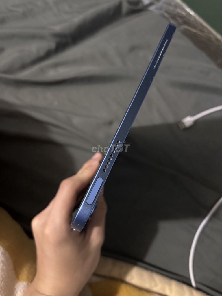 Фото 3: Apple iPad A16 синий, лёгкие царапины, 94% T1/2027
