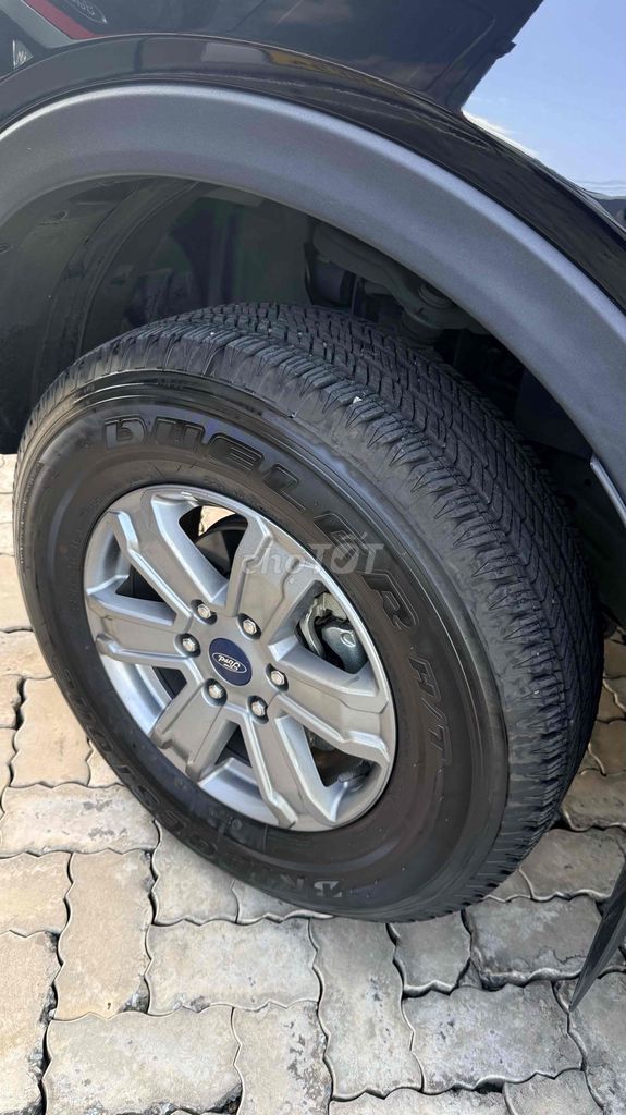 Фото 3: Ford Ranger XLT 2022, полный привод, автоматическая коробка передач, черный