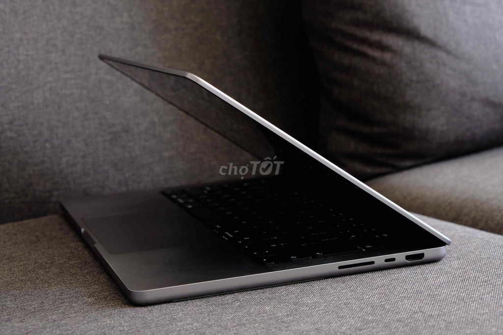 Фото 2: Apple MacBook Pro 14 inch M2 16GB/1TB