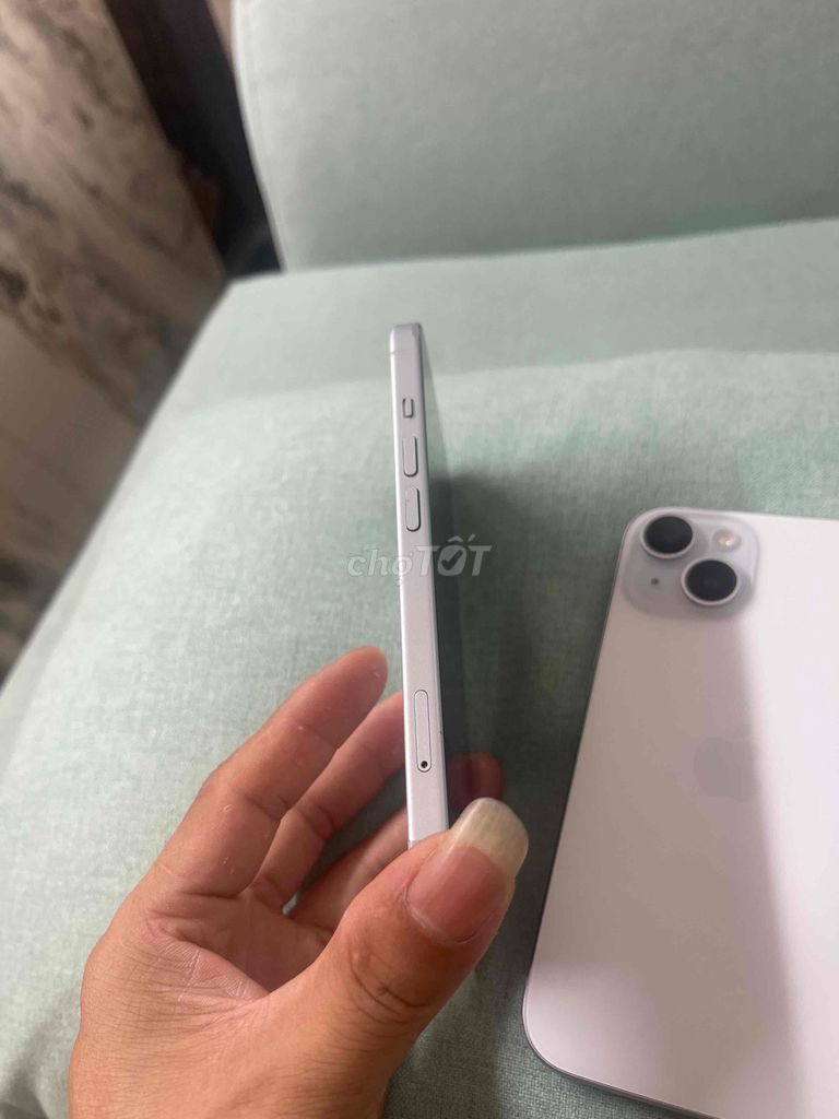 Фото 2: Apple iPhone 15 128GB Белый 98%