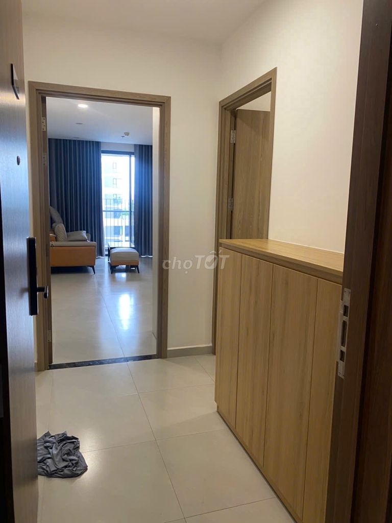 Сдается угловая квартира 100 м² (3 спальни + 3 санузла), полностью меблирована, мебель отличная