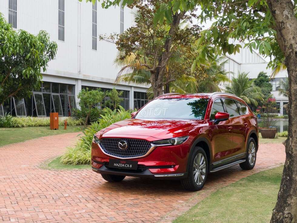 Фото 2: Mazda CX-8 Premium 2019, 7 мест, бензин, красный