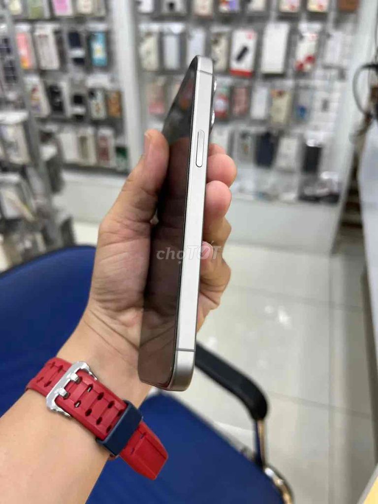 Apple iPhone 15 Pro Max Серый 82%