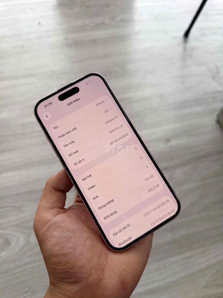 Фото 3: Apple iPhone 15 128GB розовый