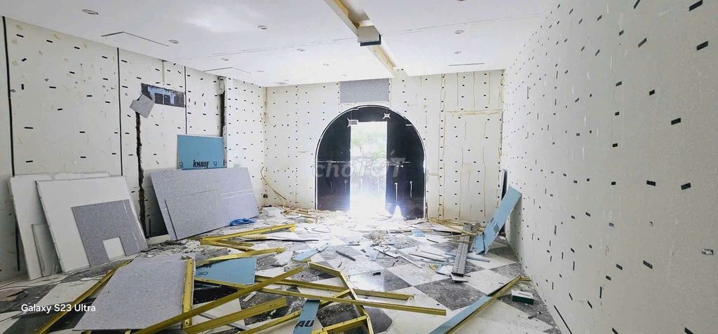 АРЕНДА ПОМЕЩЕНИЯ НА ХО НГИНЬ – ШОН ТРА
