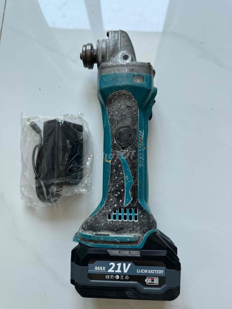 Угловая шлифмашина Makita 18V аккумуляторная