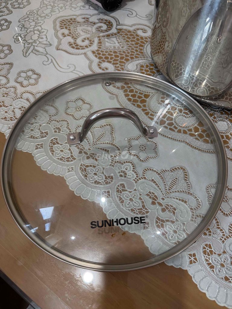 Фото 2: Кастрюля из нержавеющей стали Sunhouse 30 см, дно 3 слоя