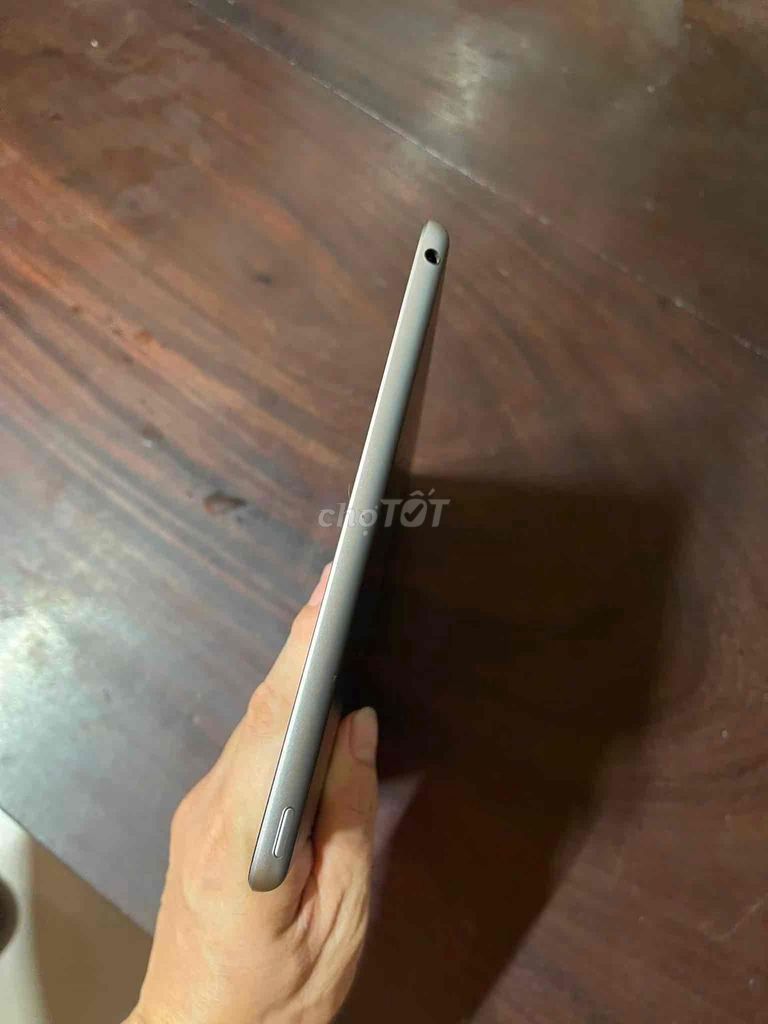 Фото 3: Apple iPad Gen 6 128GB WiFi