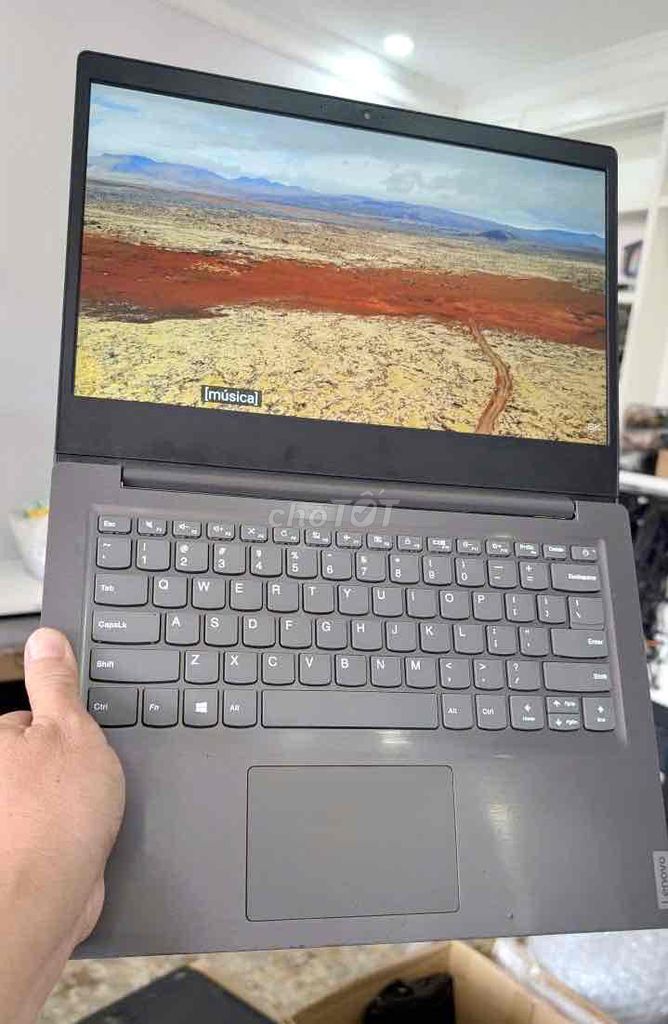 Фото 3: Ноутбук Lenovo подходит для школьников, студентов и офиса