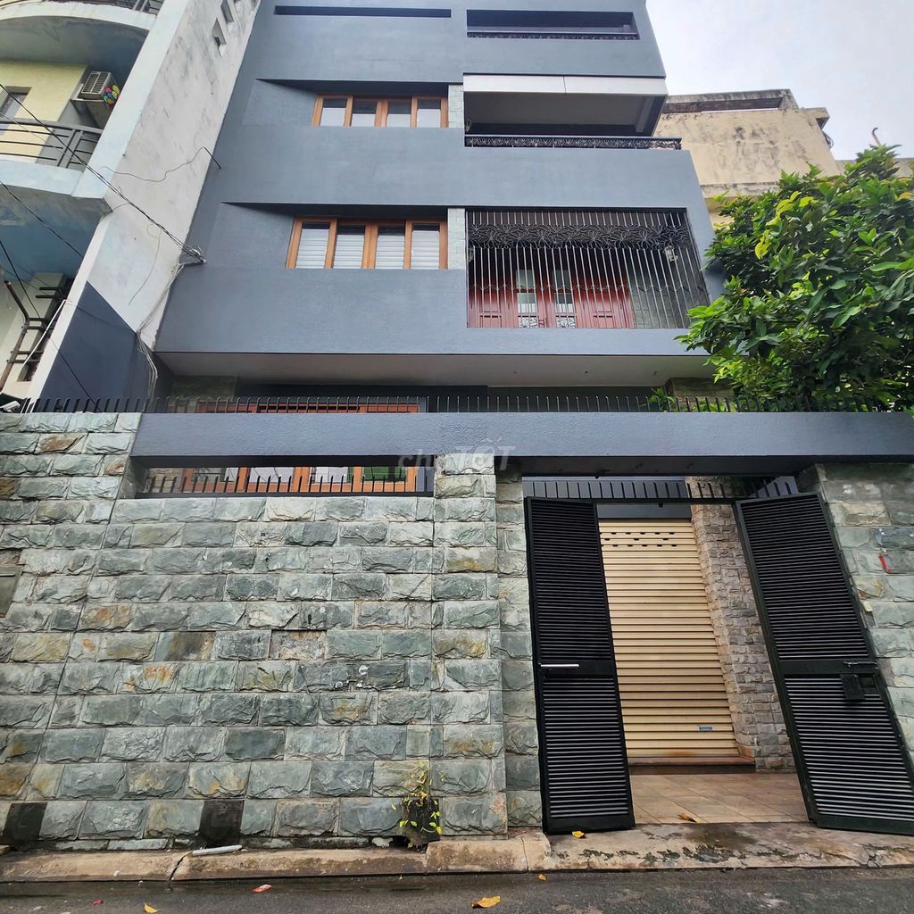 Cho thuê biệt thự Lạc Long Quân - 5 tầng - 9m x 13m (DTSD: 585m2)