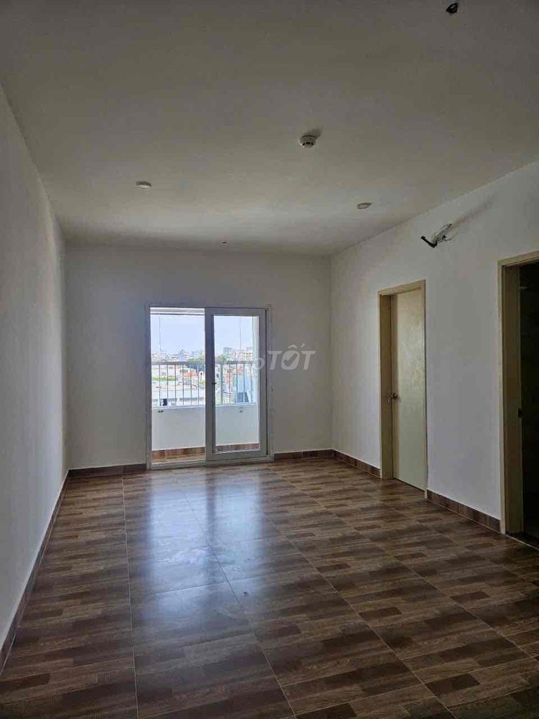 УГЛОВАЯ КВАРТИРА TÂN BÌNH APARTMENT – 70М² – ВИД НА АЭРОПОРТ