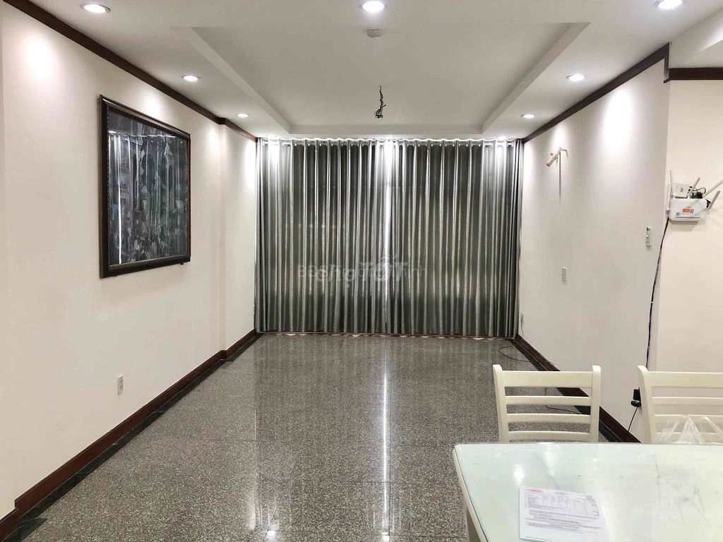 Сдается квартира с 3 спальнями в ЖК Hoàng Anh An Tiến