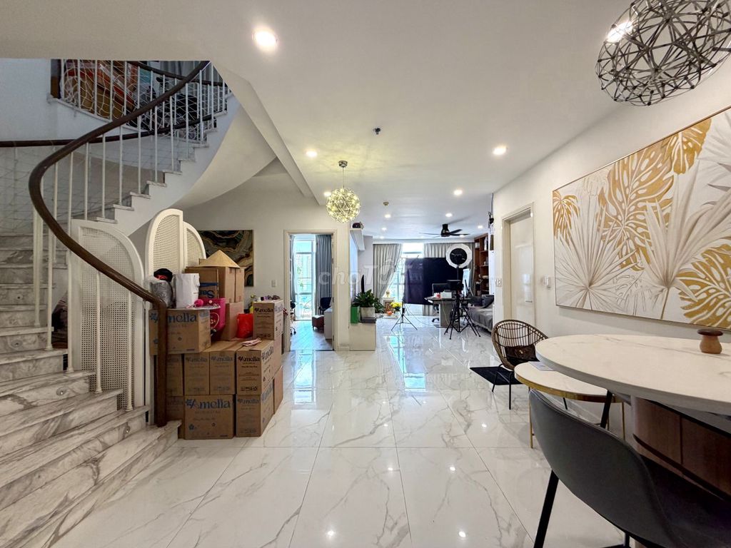 Фото 3: [Пентхаус] Him Lam Riverside, р-н 7 | 203,8 м² | Красная книга. Вид на виллы