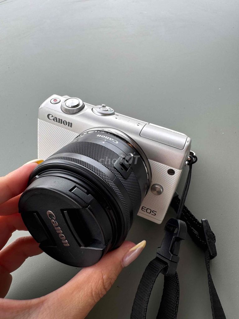 Фото 2: Камера Canon M100 Белая