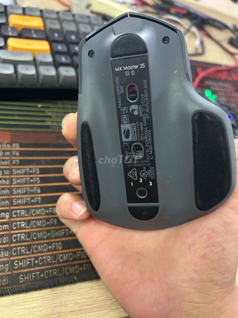 Фото 2: Мышь Logitech MX Master 2S серая