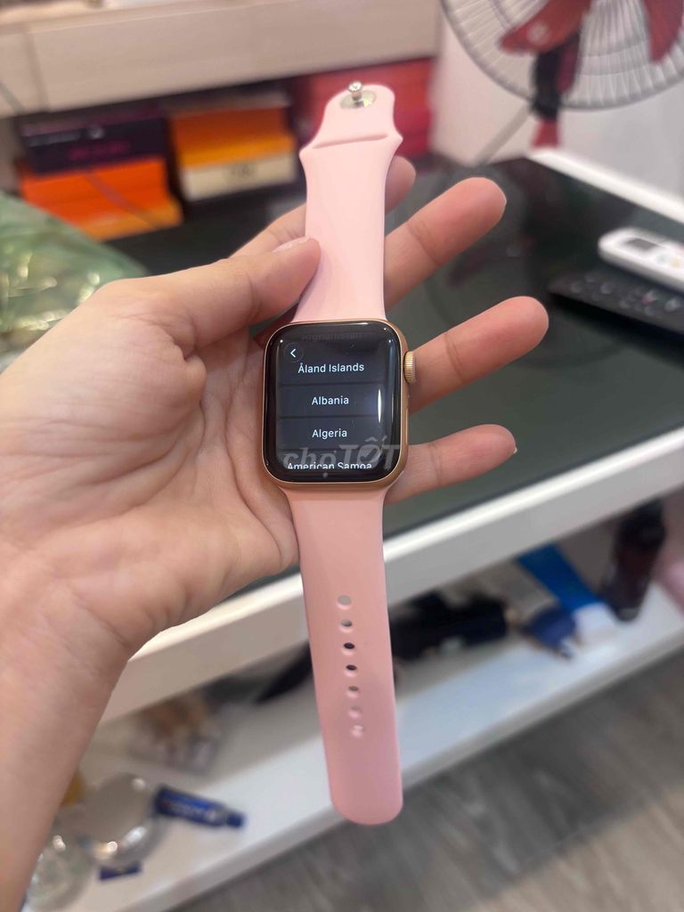 Apple Watch Series 6 40mm розовое золото