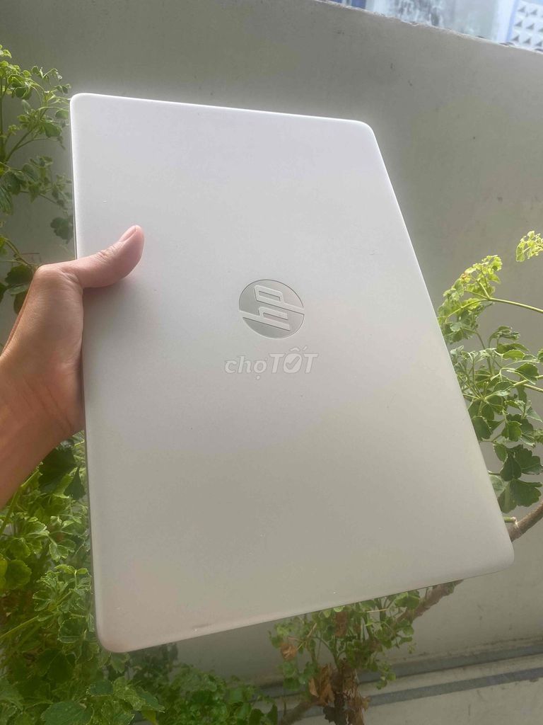HP 15s-du i7 10510U 15.6 inch 8GB/512GB Like New