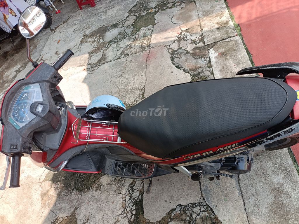 Фото 2: Honda Air Blade cũ 2014