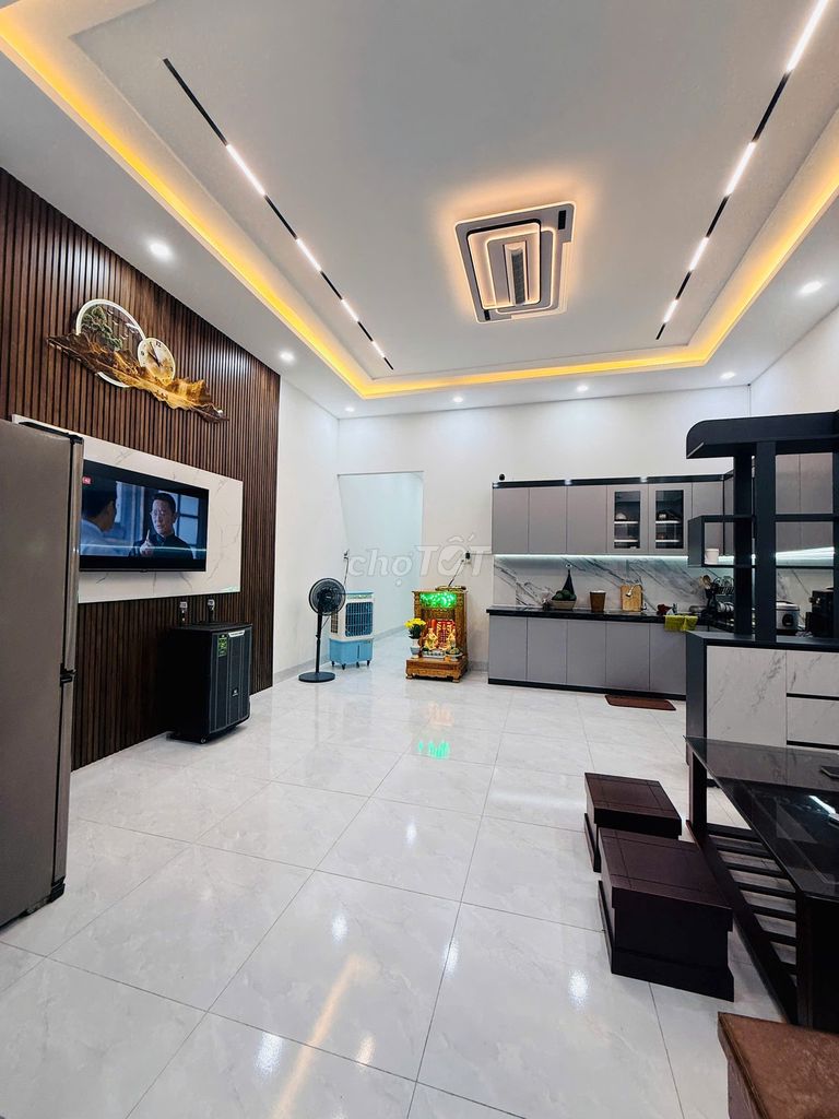 Фото 3: Продажа дома с коммерческим помещением - 100м2 (5x20м) - 2 спальни, красивый - автомобиль - Бак Нячанг - 1 млрд 590 млн