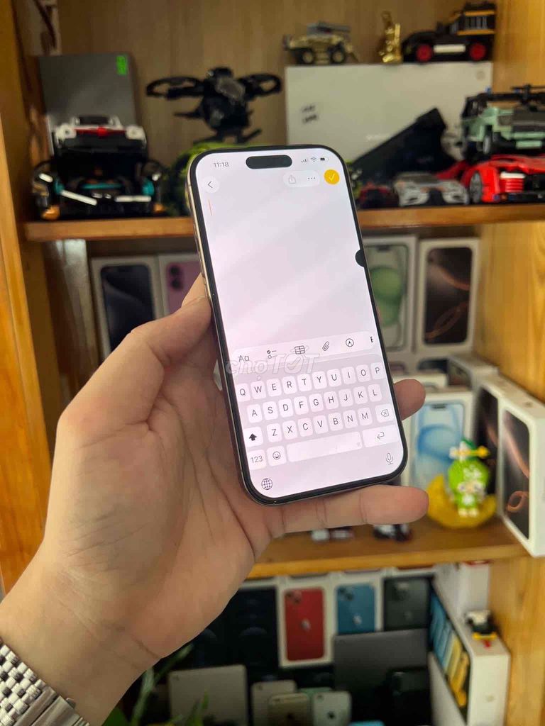 Apple iPhone 16 Pro 256GB золотой 98%